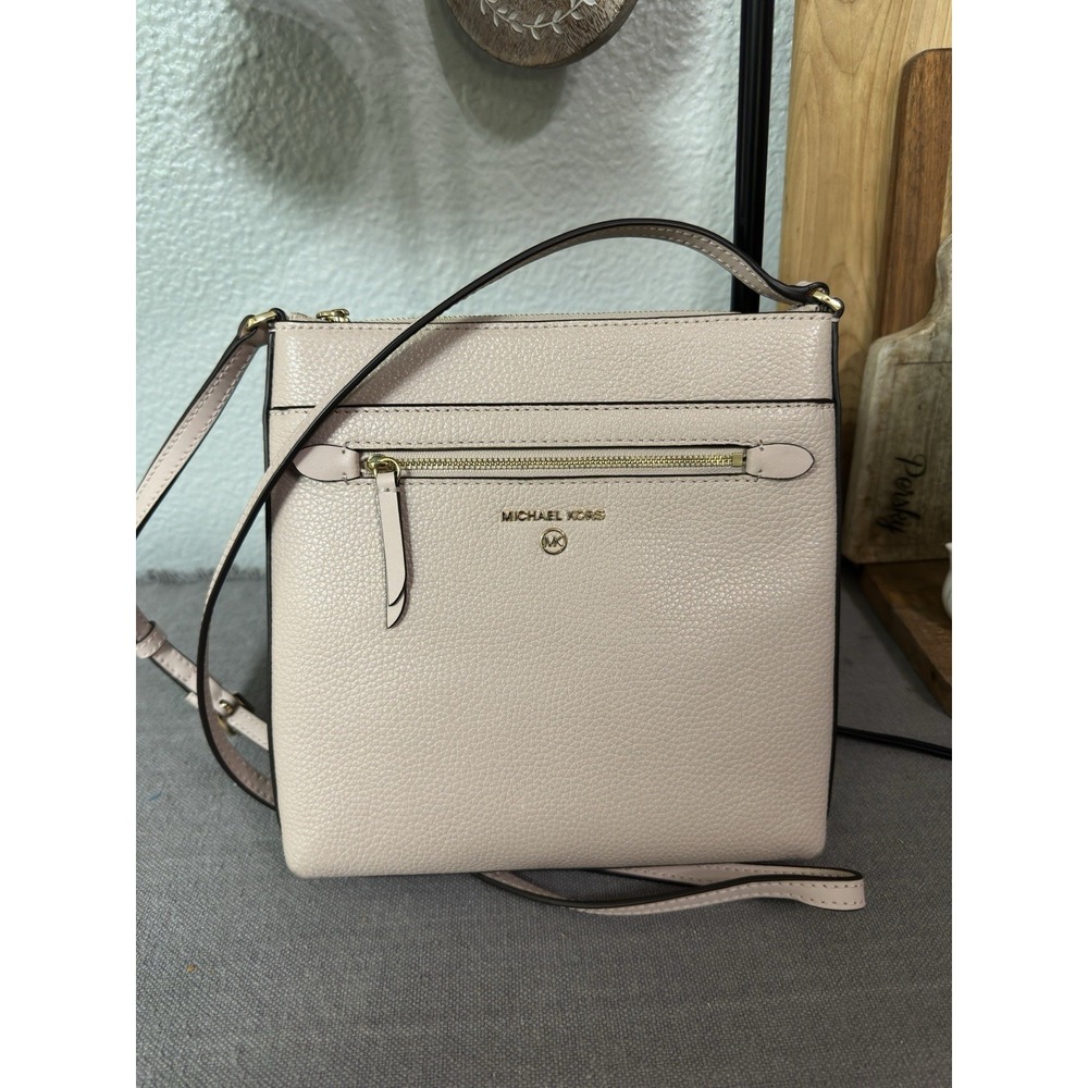 Michael Kors Jet Set Charm Small North/South Flat Crossbody Soft Pink